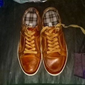 Steve Madden Regent-A gently used grade A condition brown Cognac.Size 9.5.Ret$75